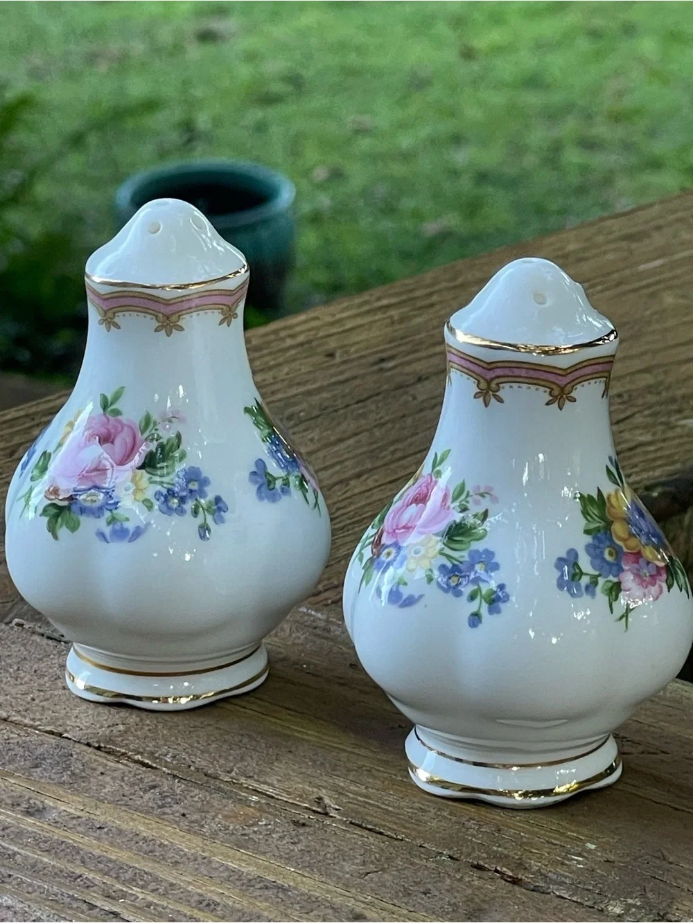Royal Albert Made In England Lady Carlyle Salt & Pepper Shaker Set Vintage